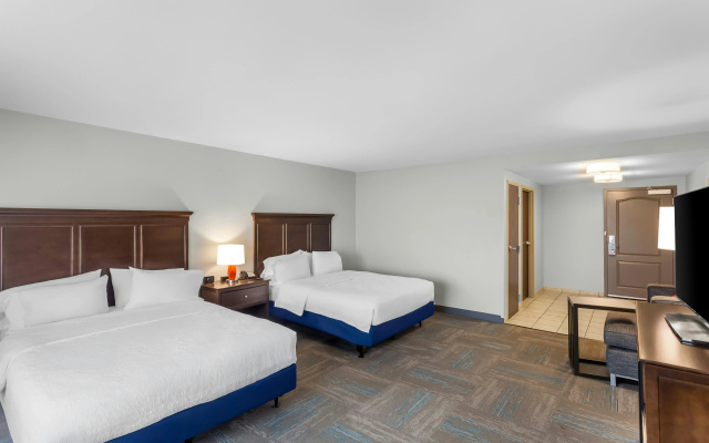 photo 3 of Hampton Inn Huntington University Area