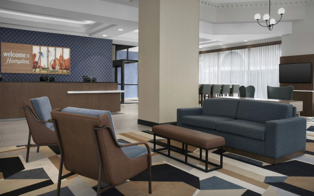 photo 2 of Hampton Inn Indianapolis Downtown Across from Circle Centre