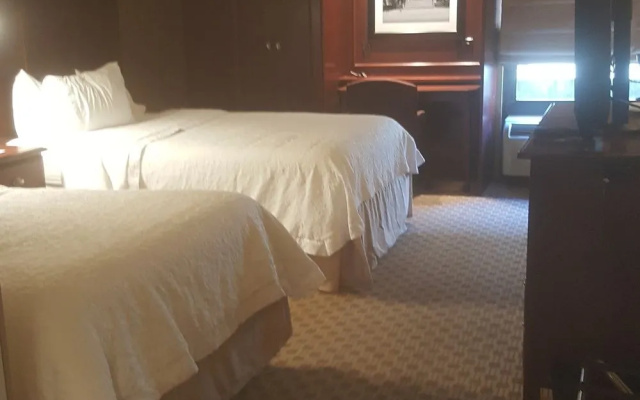 photo 3 of Hampton Inn Indianapolis-East