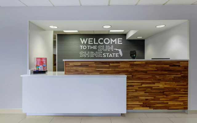 photo 2 of Hampton Inn Jacksonville-Downtown-I-95