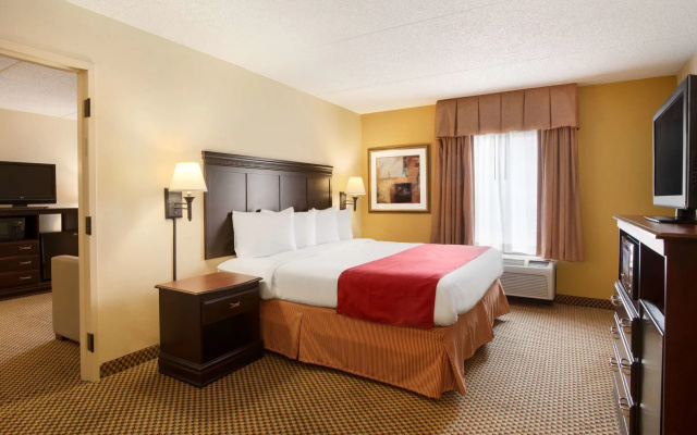 photo 5 of Wingate by Wyndham Jacksonville FL