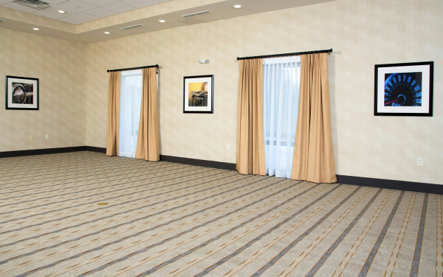 photo 3 of Hampton Inn Kalamazoo