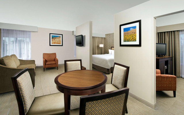 photo 4 of Hampton Inn Kansas City The Legends