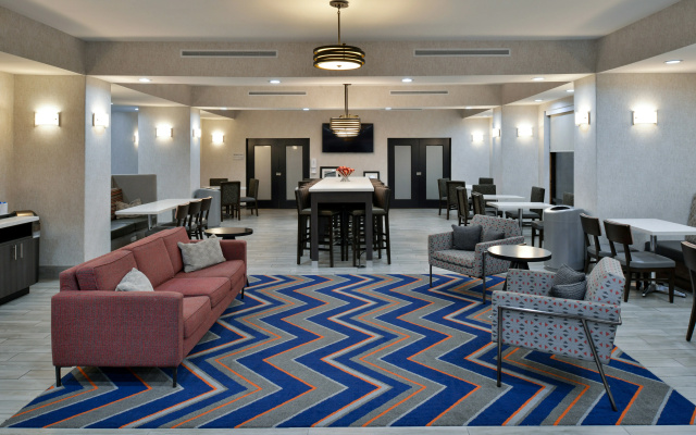 photo 2 of Hampton Inn Kansas City Northeast