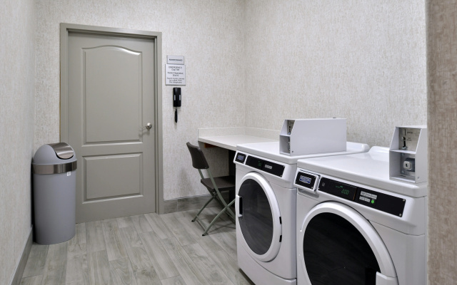 photo 3 of Hampton Inn Kansas City Northeast