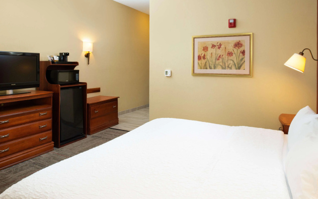 photo 4 of Hampton Inn Kansas City Northeast