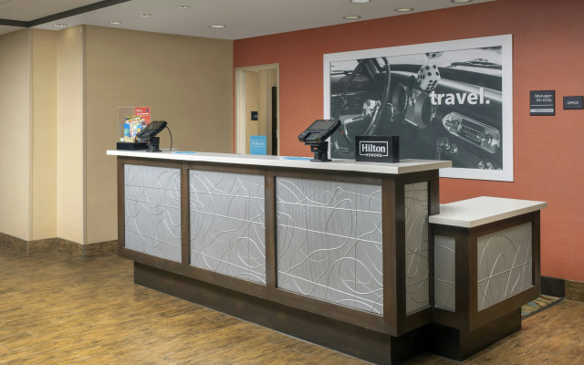 photo 2 of Hampton Inn Lake Charles