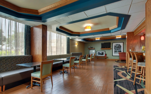 photo 3 of Hampton Inn Lebanon