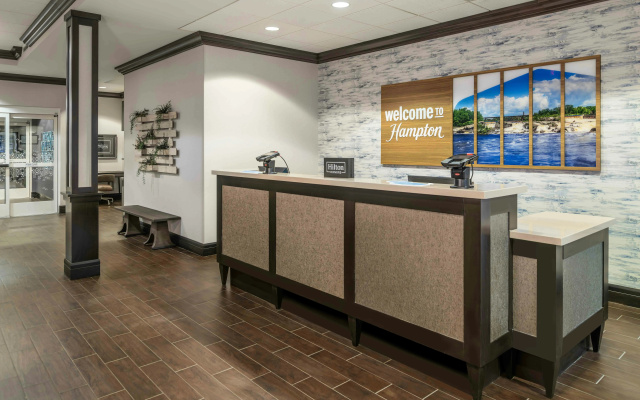 photo 2 of Hampton Inn Lewiston-Auburn