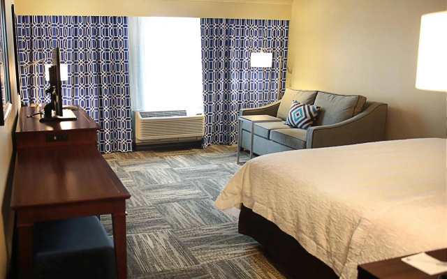 photo 4 of Hampton Inn Lexington Medical Center