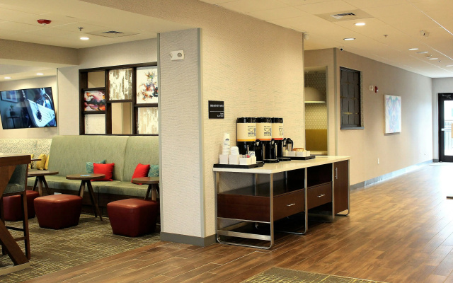 photo 2 of Hampton Inn Lexington, NC