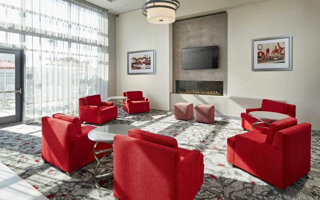 photo 2 of Hampton Inn Long Beach Airport