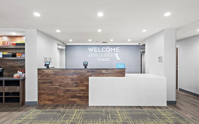photo 2 of Hampton Inn Los Angeles International Airport