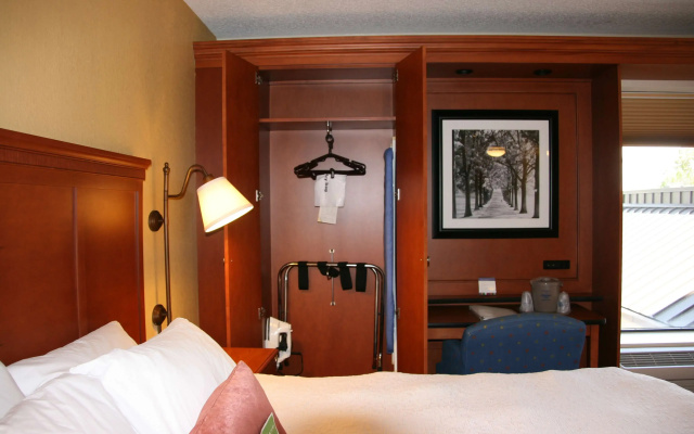 photo 3 of Hampton Inn Louisville-Airport