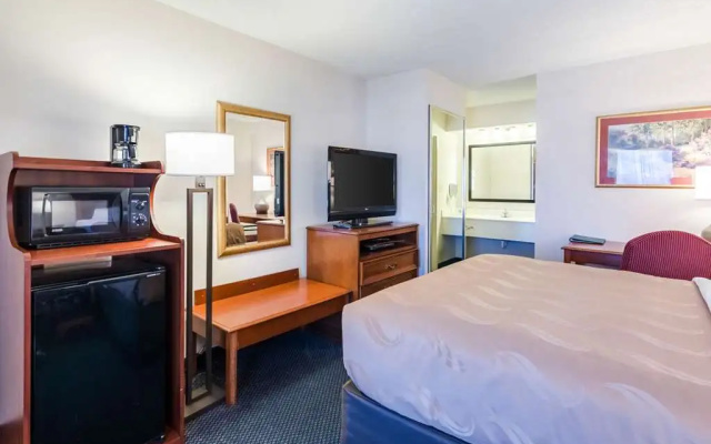 photo 5 of Hampton Inn