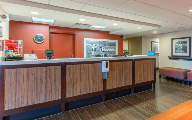 photo 2 of Hampton Inn Madison East Towne Mall Area