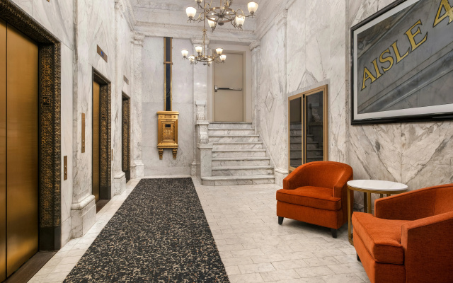 photo 2 of Hampton Inn Majestic Chicago Theatre District