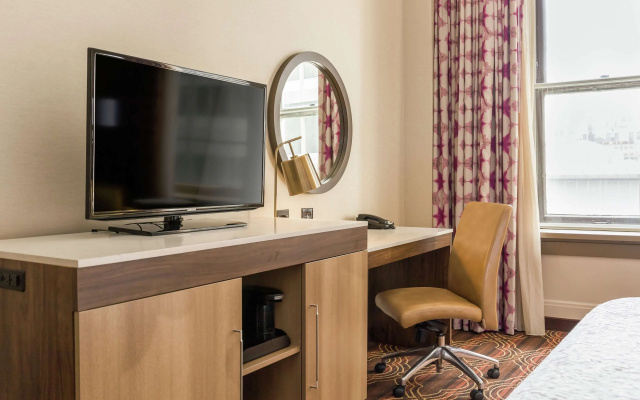 photo 4 of Hampton Inn Majestic Chicago Theatre District
