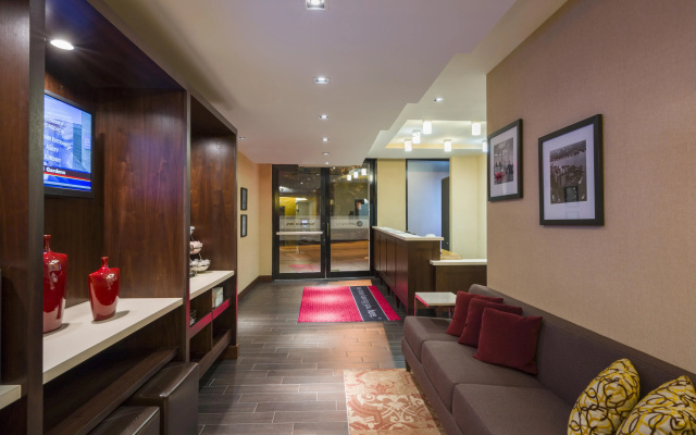 photo 2 of Hampton Inn Manhattan Seaport Financial District