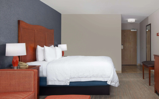 photo 5 of Hampton Inn Medford