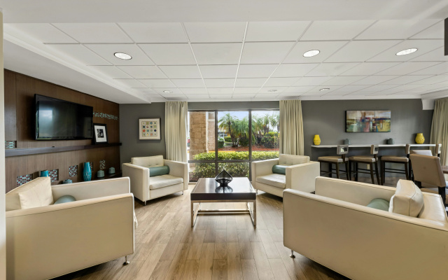 photo 3 of Hampton Inn Miami-Airport West