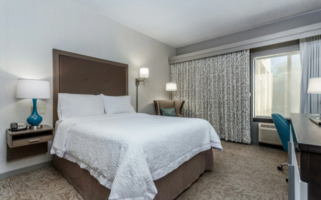photo 3 of Hampton Inn Milwaukee-Airport