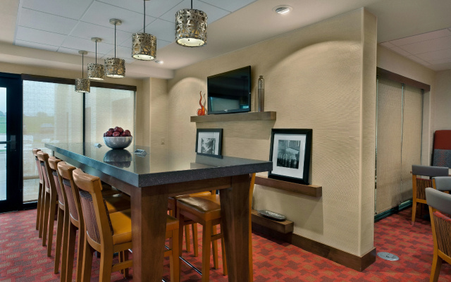photo 3 of Hampton Inn Milwaukee/Brookfield