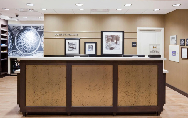 photo 2 of Hampton Inn Minneapolis-Roseville