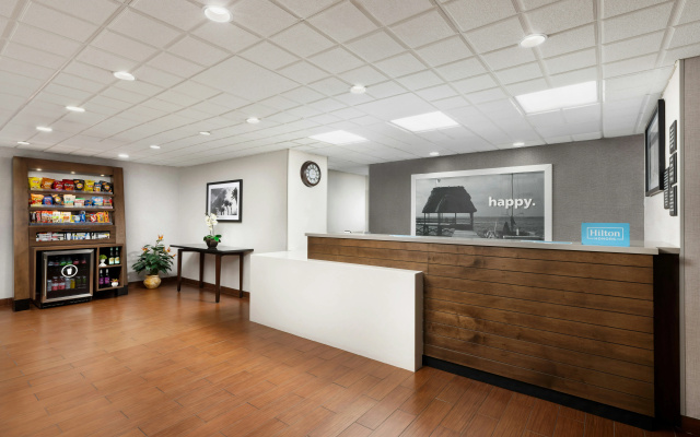 photo 2 of Hampton Inn Naples Central