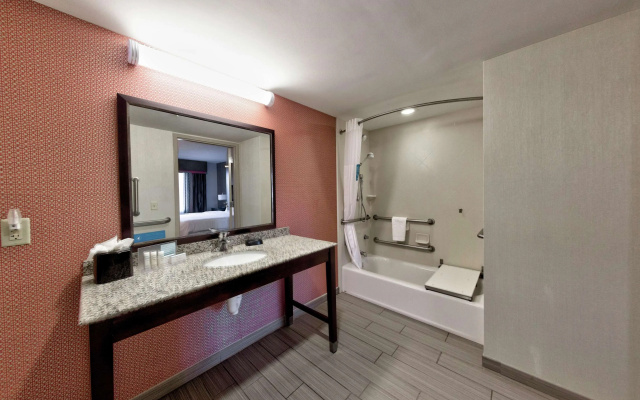 photo 4 of Hampton Inn Neptune/Wall