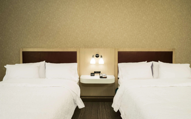 photo 3 of Hampton Inn Newport