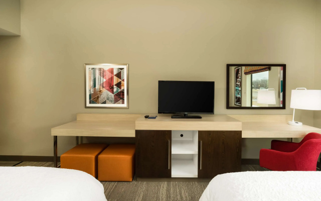 photo 4 of Hampton Inn Newport