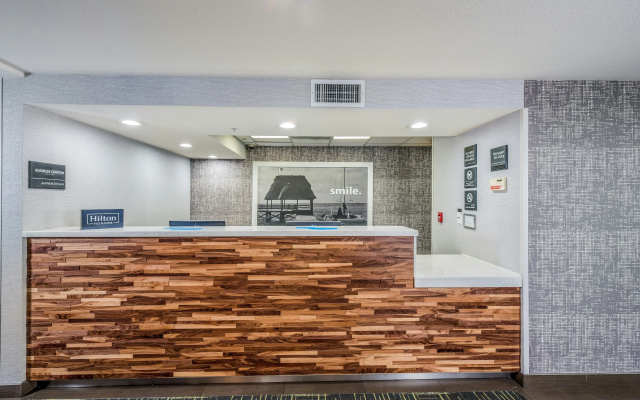 photo 2 of Hampton Inn Oakland-Hayward