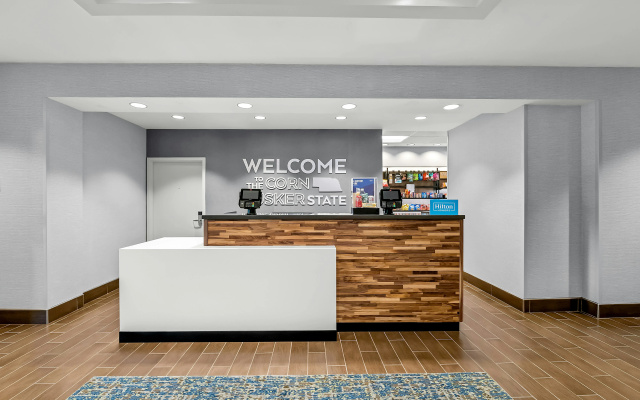 photo 2 of Hampton Inn Omaha/West Dodge Road (Old Mill)
