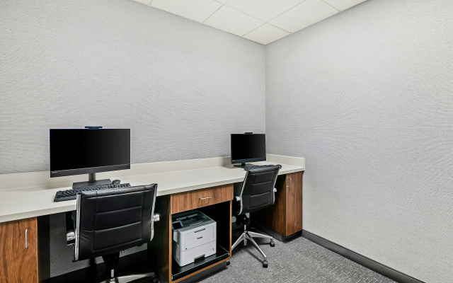 photo 3 of Hampton Inn Omaha/West Dodge Road (Old Mill)