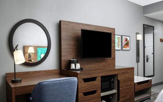 photo 5 of Hampton Inn Orlando/Lake Buena Vista
