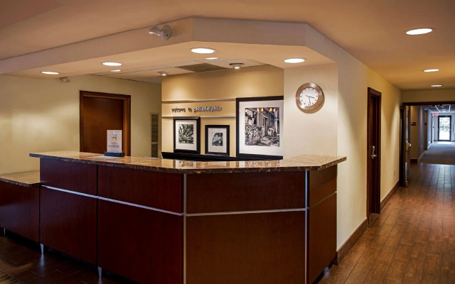 photo 2 of Hampton Inn Philadelphia/Airport