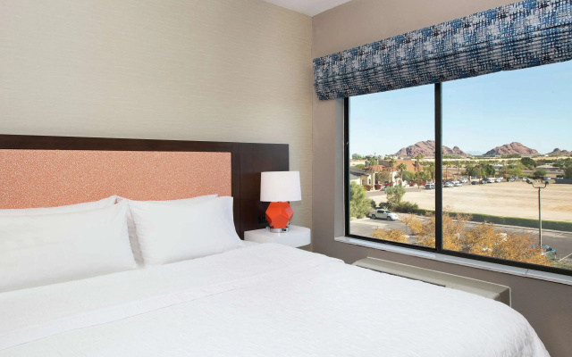 photo 4 of Hampton Inn Phoenix-Airport North