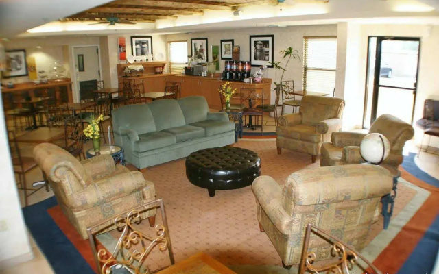 photo 2 of Hampton Inn & Suites Phoenix/Scottsdale on Shea Boulevard