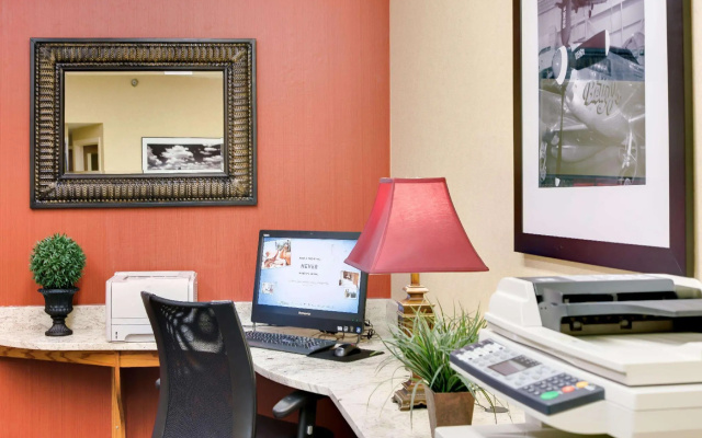 photo 4 of Pittsburgh Airport Inn and Suites