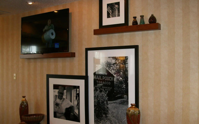 photo 2 of Hampton Inn Pittsburgh Area Beaver Valley CenterTownship