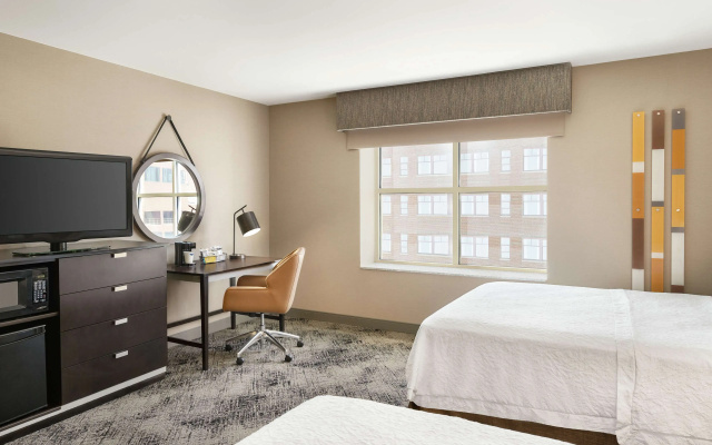 photo 2 of Hampton Inn Portland Downtown - Waterfront