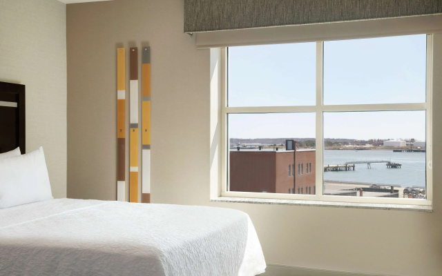 photo 5 of Hampton Inn Portland Downtown - Waterfront