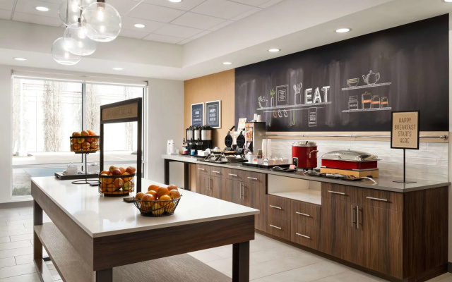 photo 5 of Hampton Inn Redmond Bend Airport, OR
