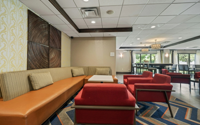 photo 2 of Hampton Inn Ridgefield Park
