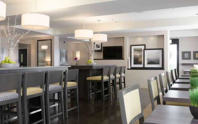 photo 3 of Hampton Inn San Francisco-Daly City