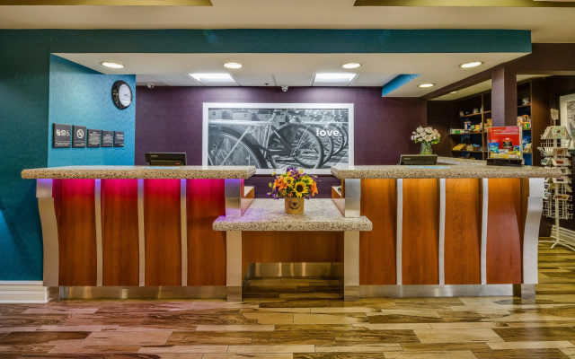 photo 2 of Hampton Inn San Francisco Airport