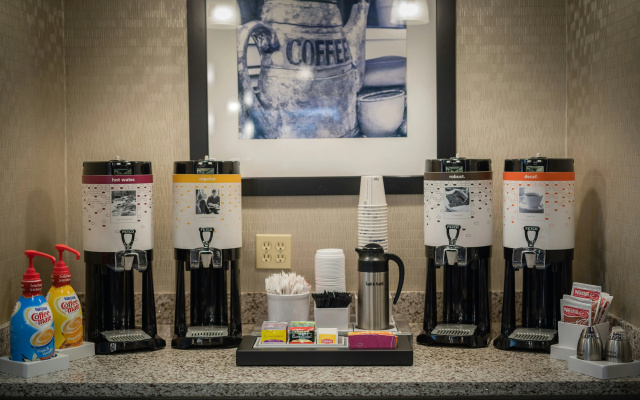 photo 4 of Hampton Inn San Francisco Airport