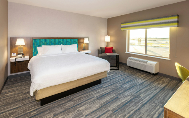 photo 4 of Hampton Inn Selma, Ca