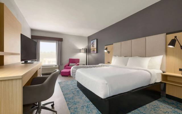photo 5 of La Quinta Inn & Suites by Wyndham Selma/Smithfield I-95